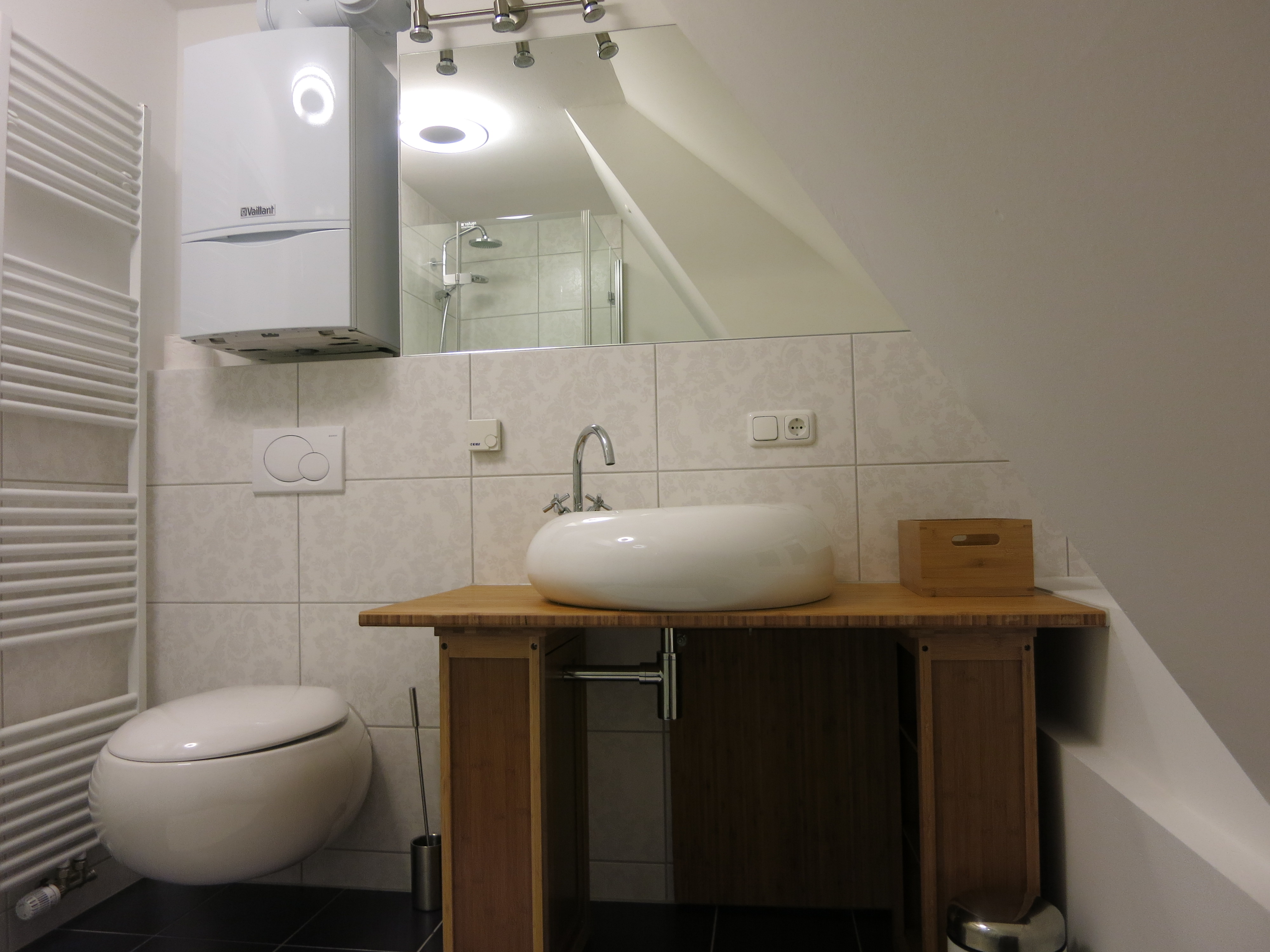 Bad mit Rippenheizung